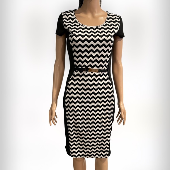 Dresses - Picture 4 of 6